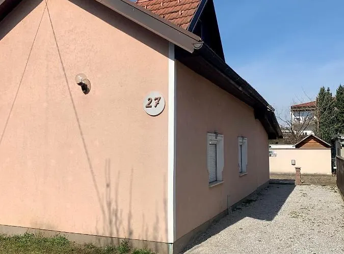 Peachy House Bezigrad Guest house 3*