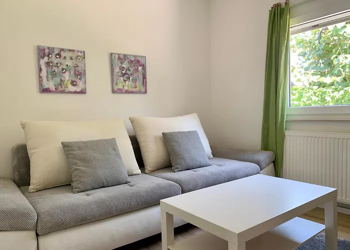 Guest house Peachy House Bezigrad 3*