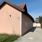 Peachy House Bezigrad Gæstehus 3*