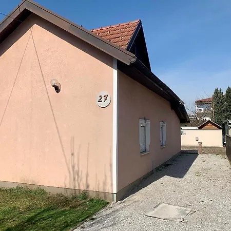 Peachy House Bezigrad Guest house 3*